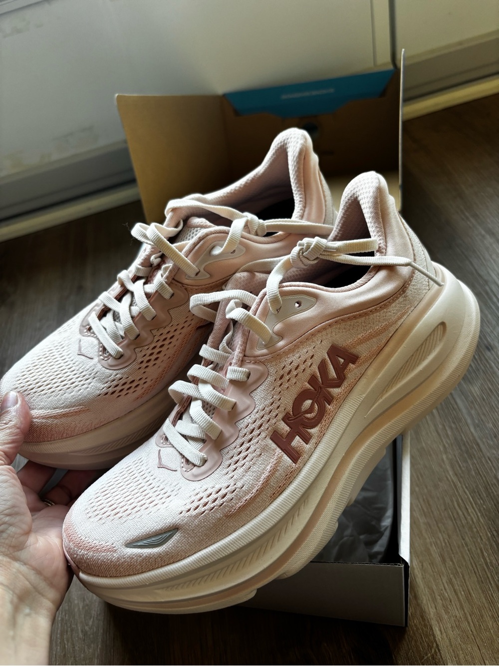 HOKA bondi 9